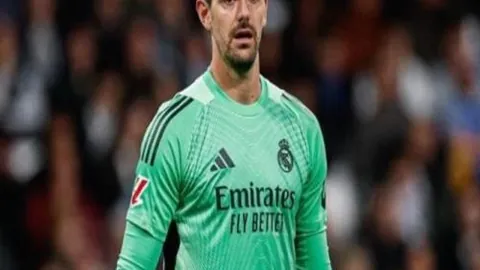 巴西新星中锋横扫赛场！五战六球引爆欢呼，粉丝狂赞：新一代R9降临！