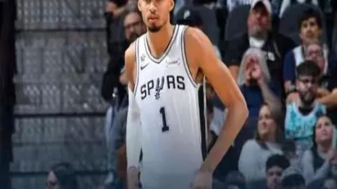 快船新援后场表现亮眼，投篮手感未到位